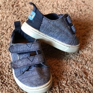 Toddler Toms Size 4 shoe